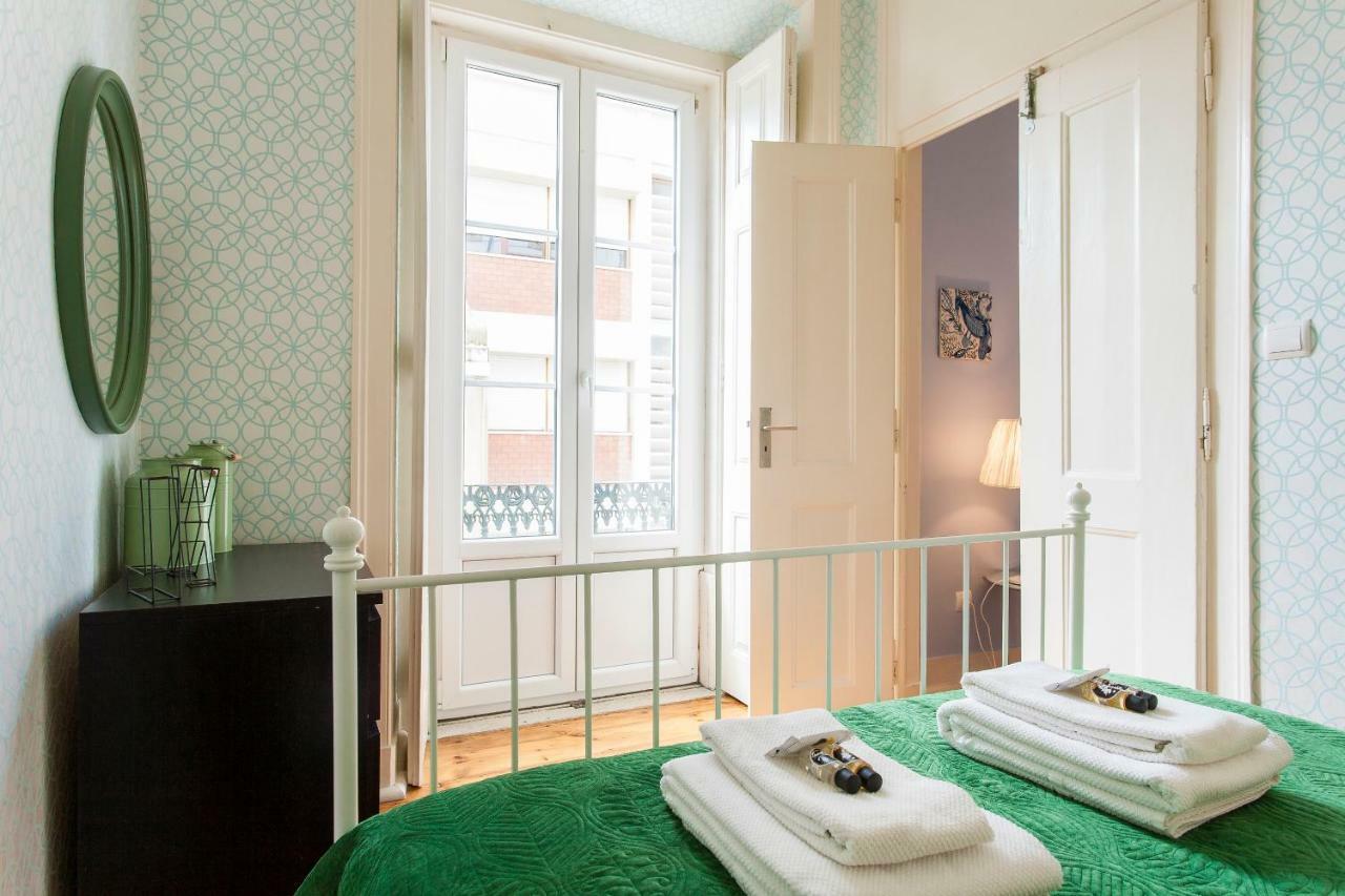 Bairro Alto 3 Bedroom Patio Flat! Lisbon Exterior photo