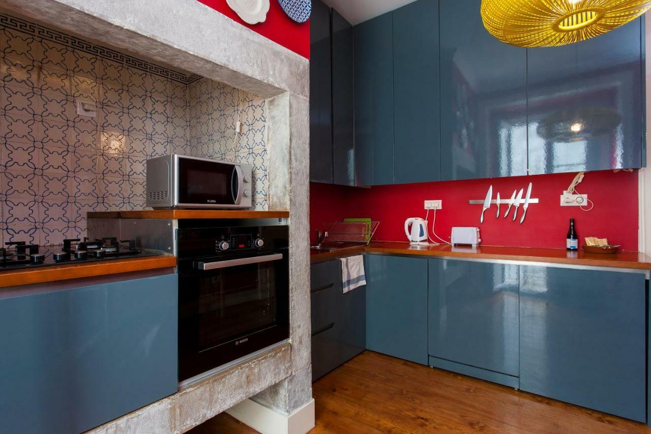 Bairro Alto 3 Bedroom Patio Flat! Lisbon Exterior photo