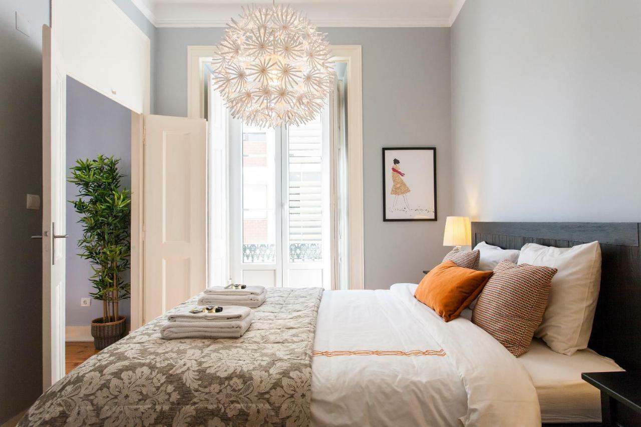 Bairro Alto 3 Bedroom Patio Flat! Lisbon Exterior photo